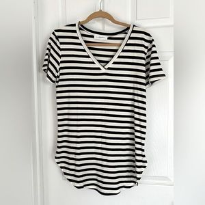 Carly Jean Los Angeles neck stretch Tee